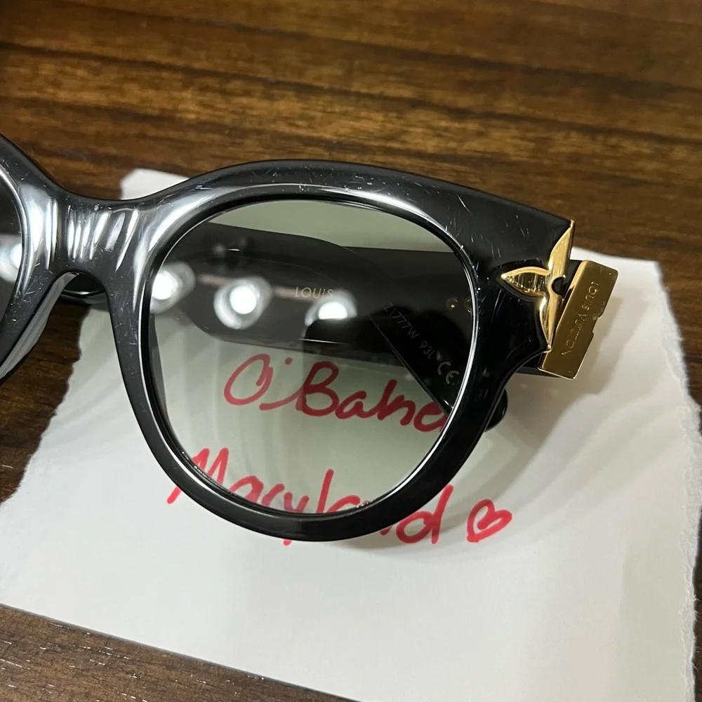 Louis Vuitton Flower Edge Round Sunlglasses - Picture 10 of 14